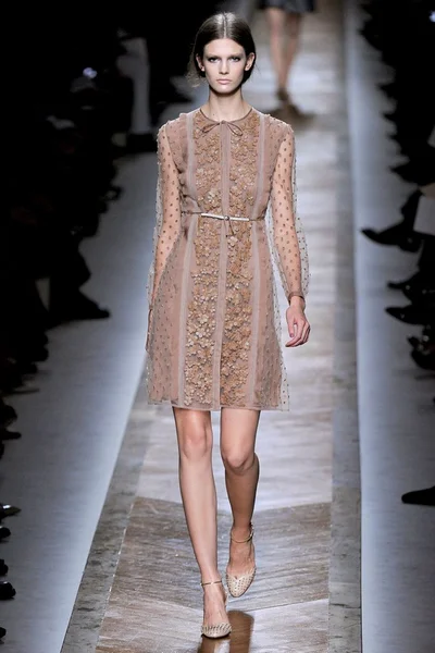 Look 15